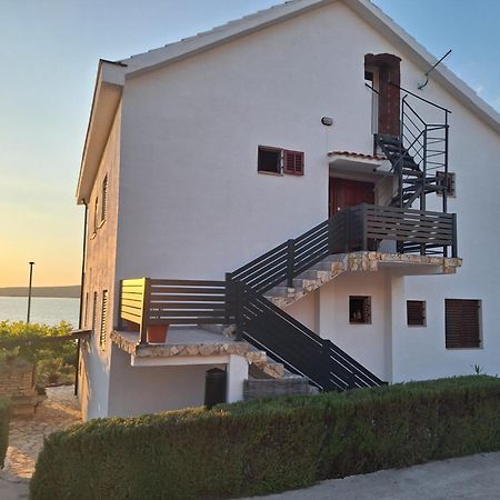 Apartments Cetiri Sestrice Novigrad  Bagian luar foto